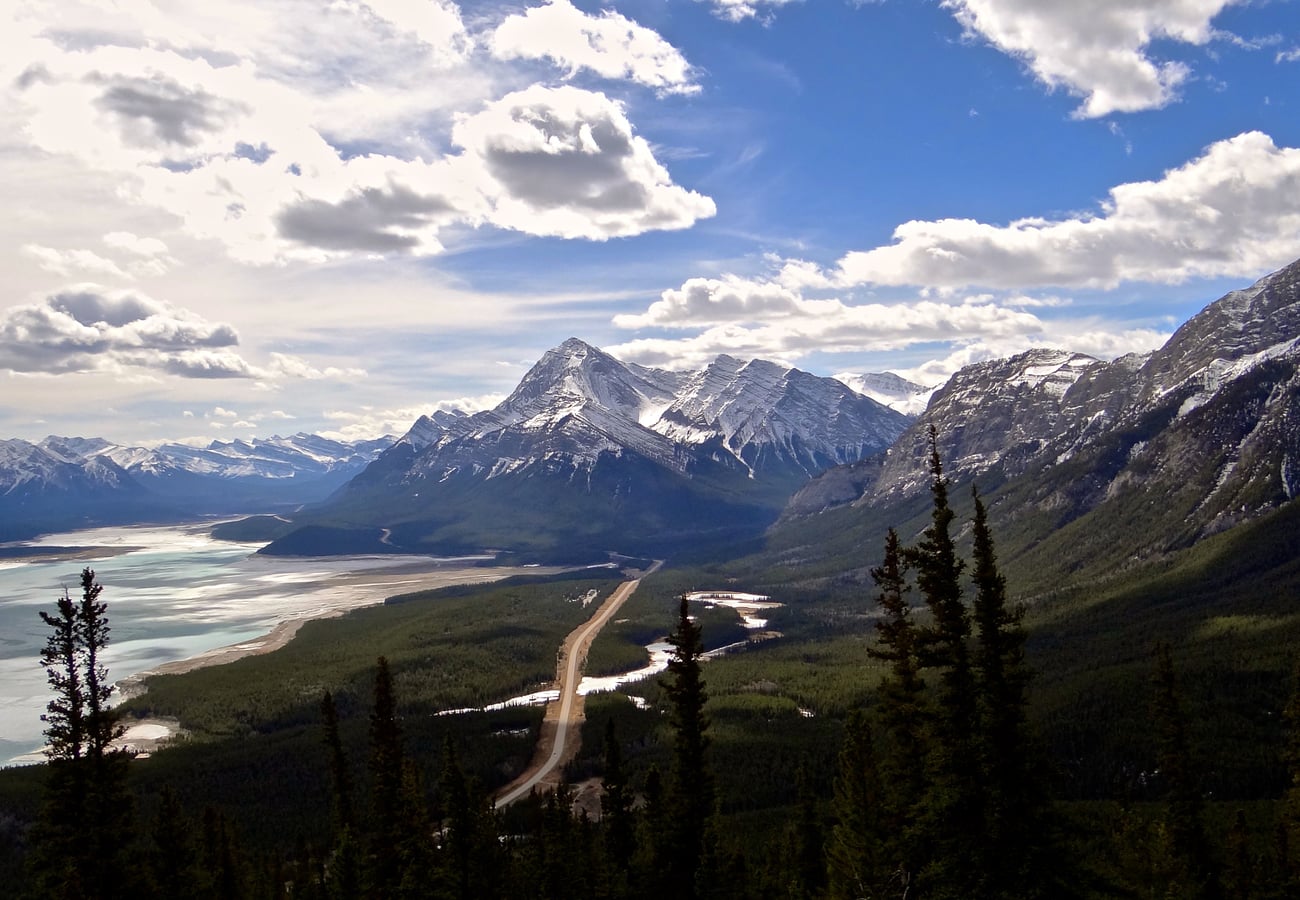 David Thompson Highway corridor flanking Abraham Lake
