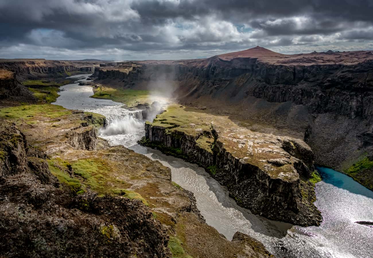 Dramatic gorge and massive waterfall Hafragilsfoss in Jökulsárgljúfur