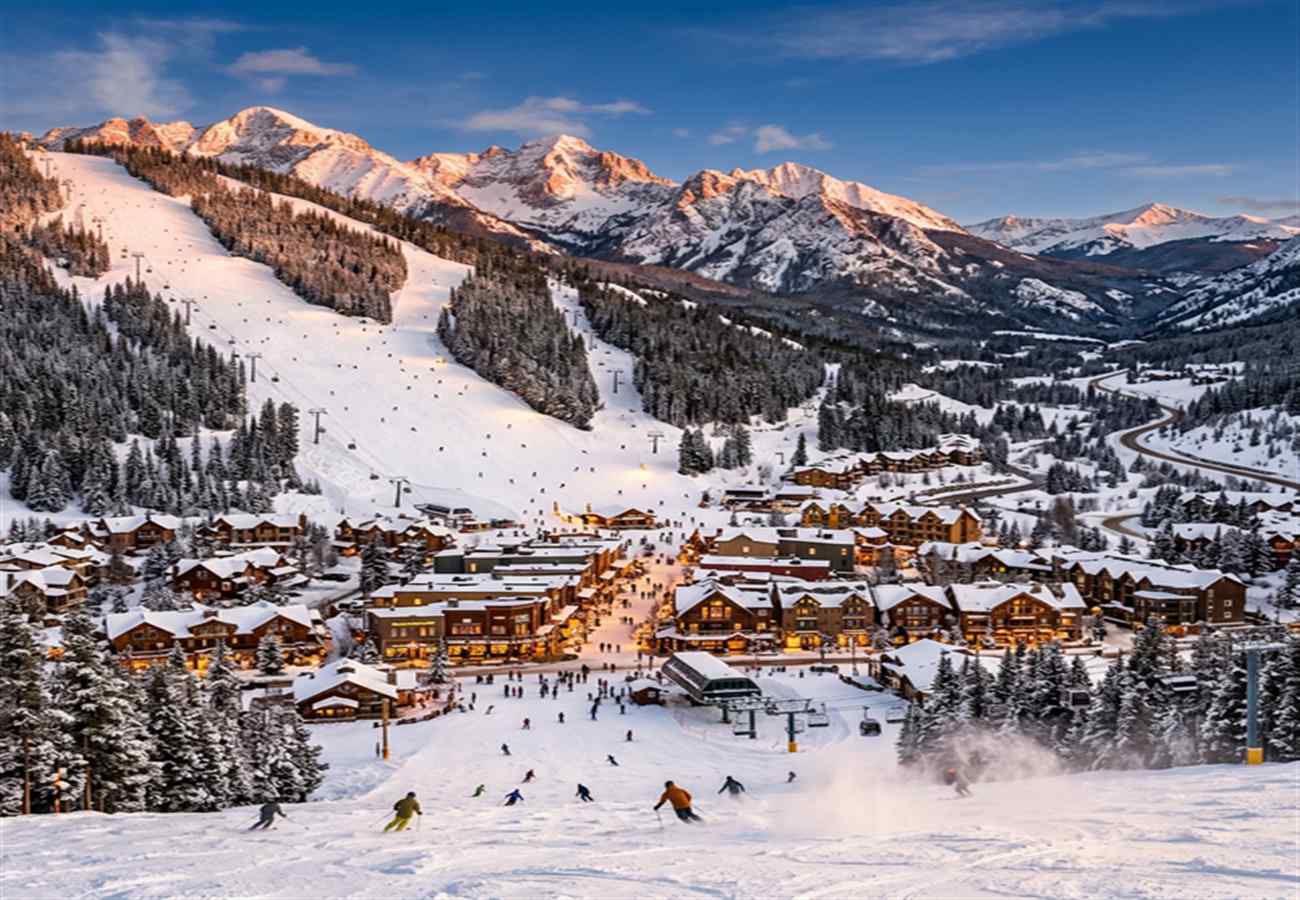 7 Best Colorado Ski Towns, According To Reddit and Pinterest