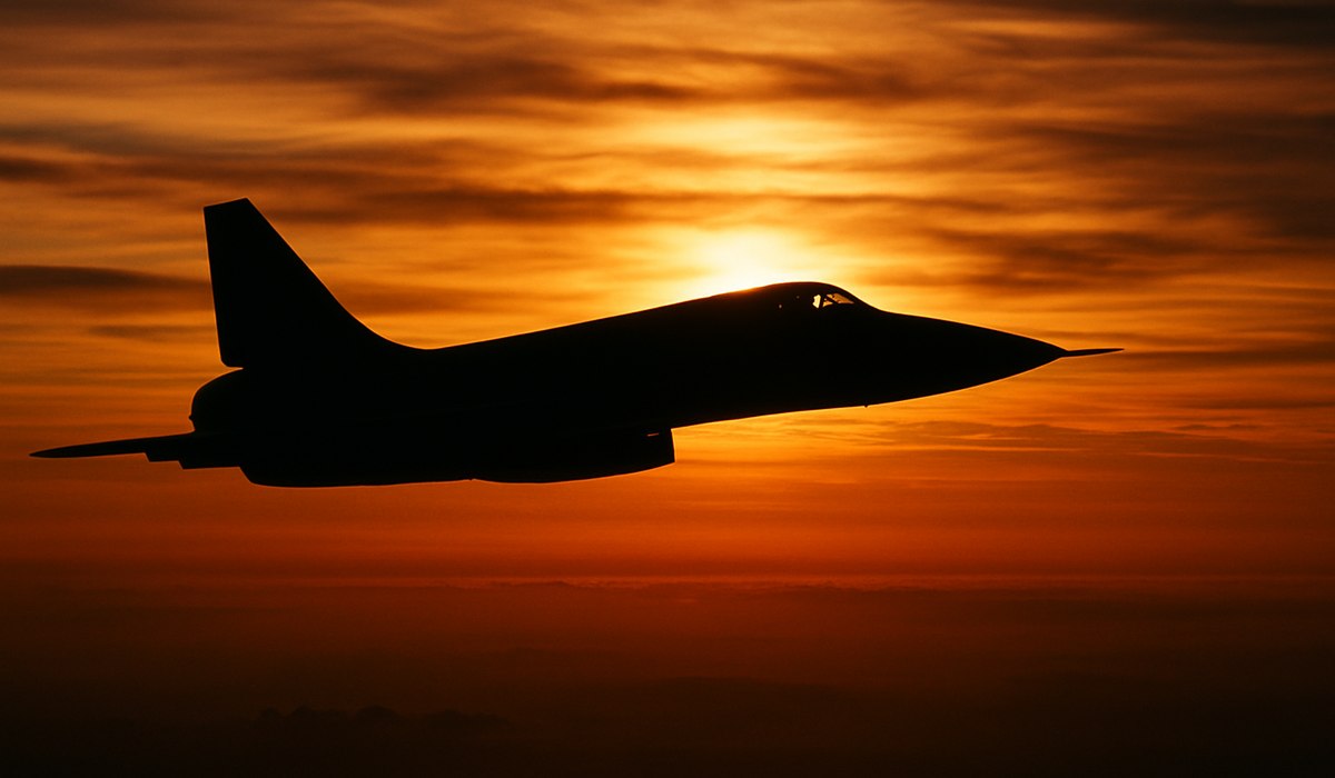 SR-71 Blackbird Cold War aviation: Test pilot survives Mach 3 breakup